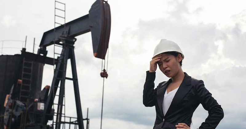 Petróleo interrompe alta de seis dias com mercado de olho em Ormuz