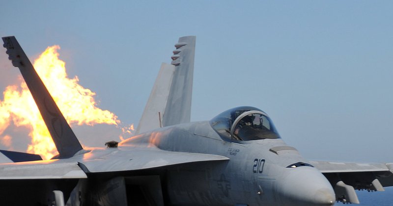 USS Abraham Lincoln: condições a bordo preocupam prontidão