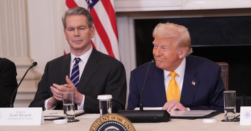 Projeto cripto de Trump dá passo para virar banco