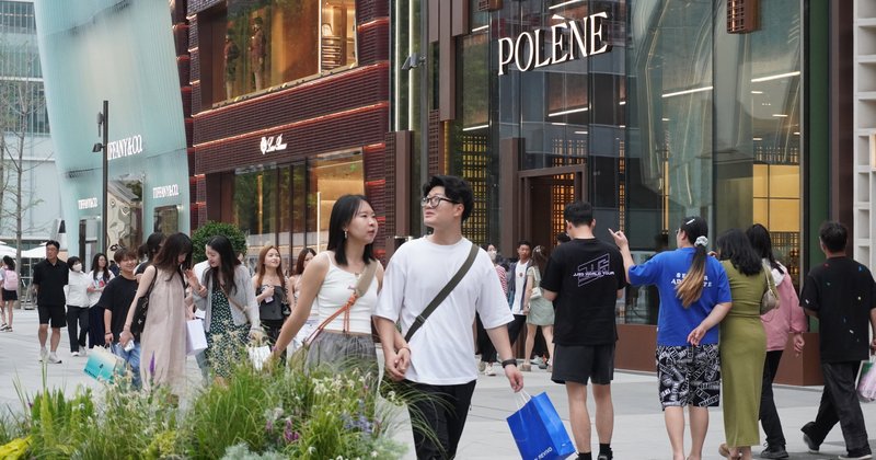 China desacelera em julho: varejo quase estagna e investimento cai 6,7%