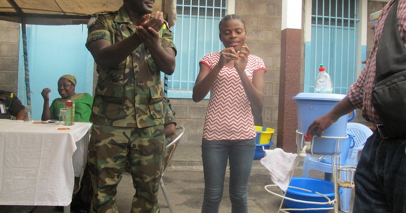 Ebola no Congo: supervisão financeira vira prioridade em meio à desconfiança