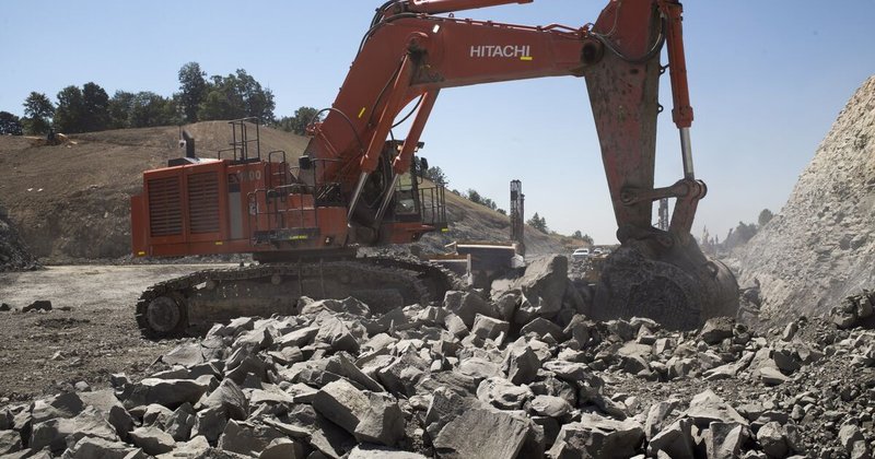 Hitachi Construction: ações despencam após venda de US$ 740 milhões