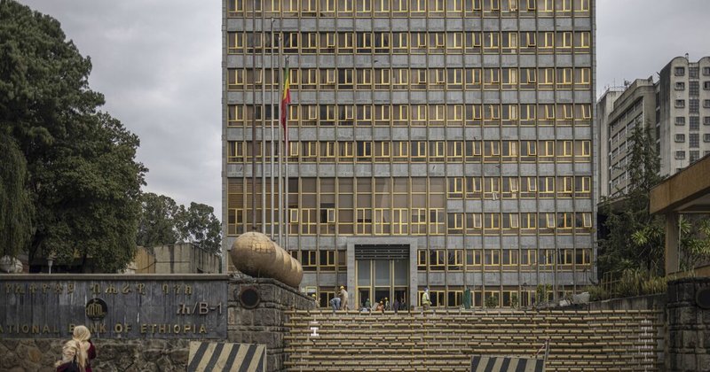 Moeda da Etiópia desperta e banco central queima dólares
