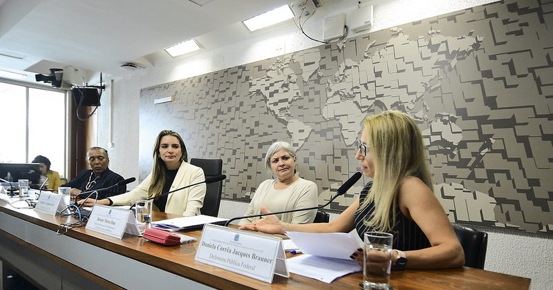 TSE debate sobre IA em campanhas eleitorais é tema de reportagem da Bloomberg