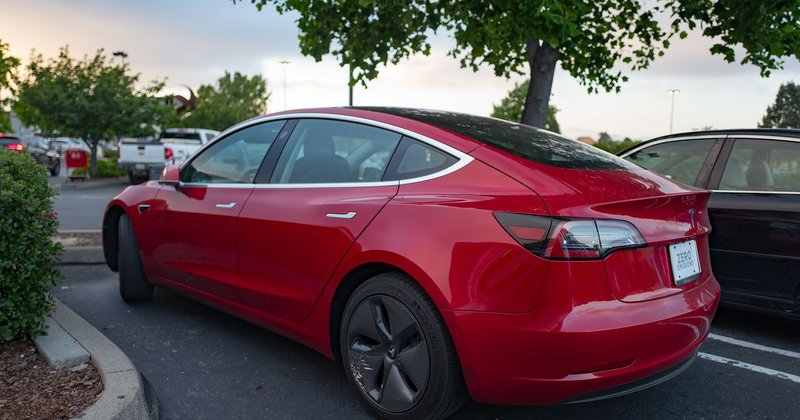 Tesla sofre maior recall da história com 2,9 milhão de carros na China por alavancas de porta