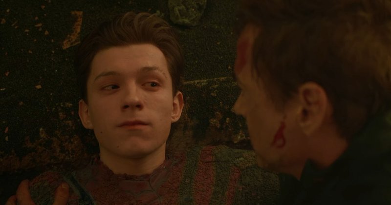 Morte do Homem-Aranha em Guerra Infinita foi alterada para emocionar