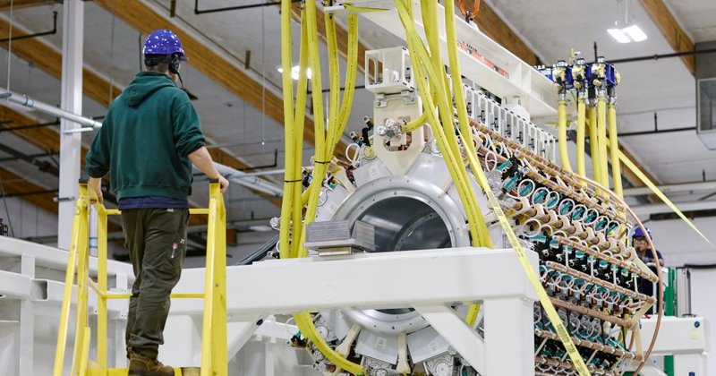 Pacific Fusion inicia construção de usina de fusão que pode atingir ganho líquido