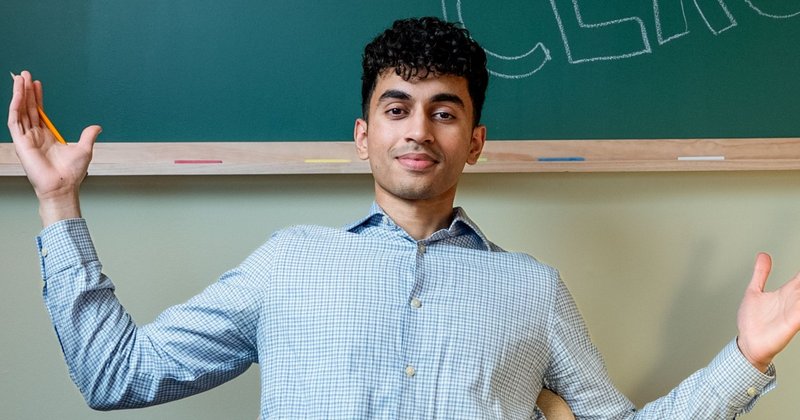 Gohar Khan: YouTuber virou mentor de admissões universitárias