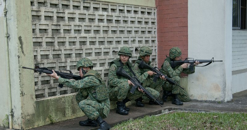 Polícia de Singapura faz operação em escritório da Radiant World em investigação ampliada