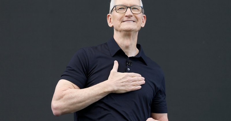 Tim Cook deixa a Apple após 15 anos: os maiores acertos e erros