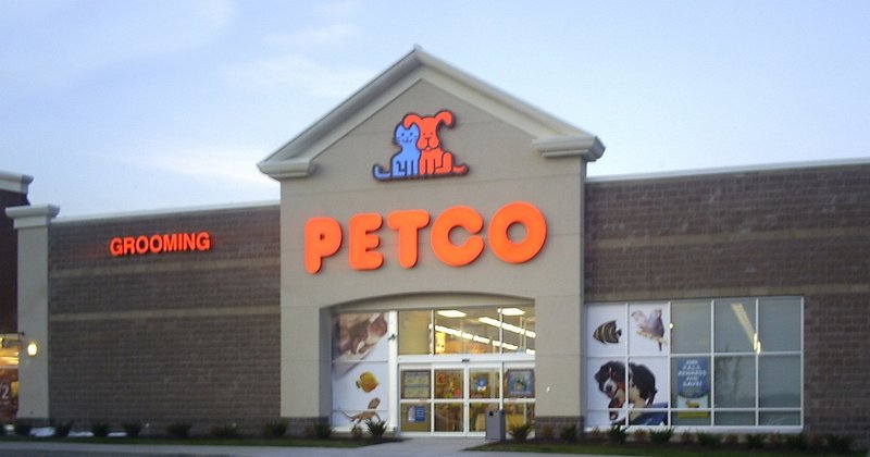 Petco sobe 14% após lucro superar expectativas e vendas crescerem pelo 2º trimestre