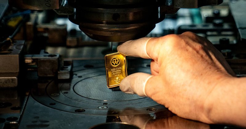 Ouro mantém queda de 3 dias com tensão no Oriente Médio