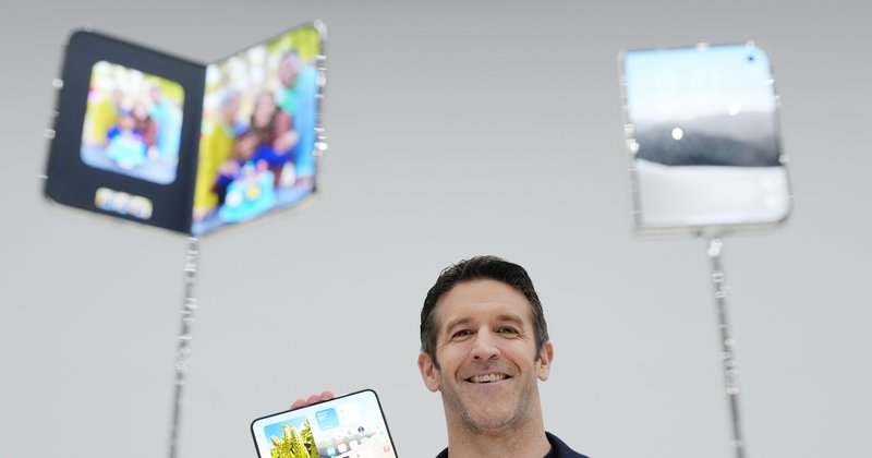 Apple lança iPhone Duo, seu primeiro iPhone dobrável, por US$ 1.999