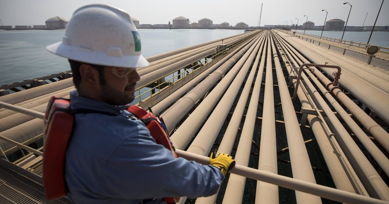 Preço do petróleo sobe após Arábia Saudita fechar oleoduto que desvia do Estreito de Ormuz