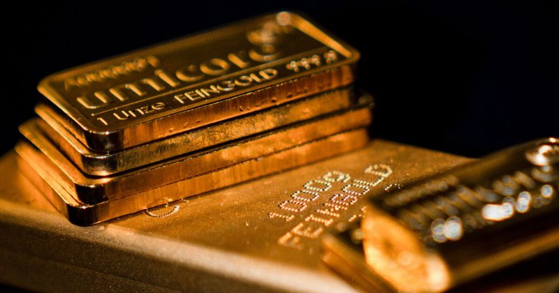 Ouro cai com impasse no Estreito de Ormuz e juros dos EUA no radar