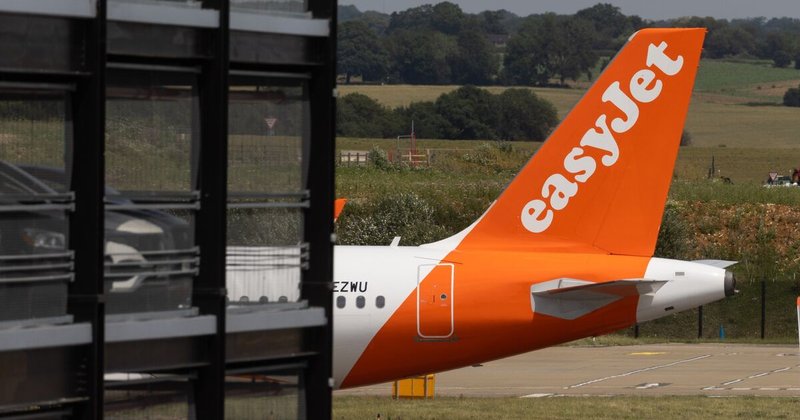 Apollo troca junk bonds por financiamento de aeronaves na EasyJet
