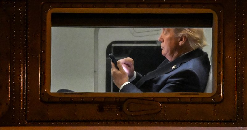 Trump vai à Justiça por venda de acesso antecipado no Truth Social